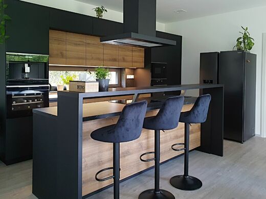 Černá kuchyně na míru lamino u999PM mat