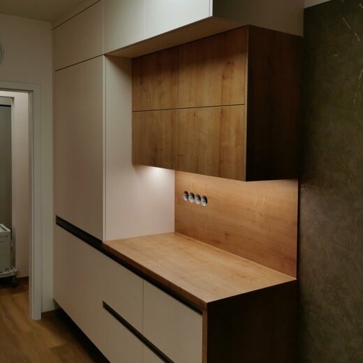kuchyne-na-miru-praha-4-pod-strop-dub-h3303.jpg