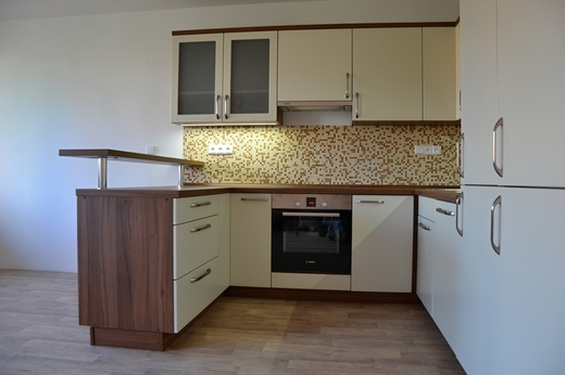 Lakovaná kuchyně na míru Praha 4 Krč_07.JPG